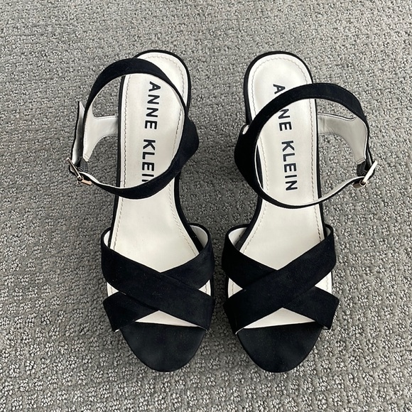 Anne Klein Heels - Picture 2 of 9
